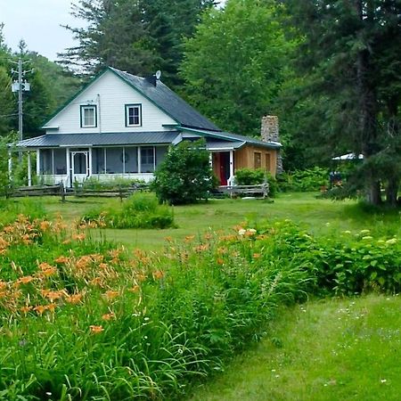 Chalets Nabu La Sacacomie - Riviere - Billard Saint-Alexis-des-Monts Kültér fotó