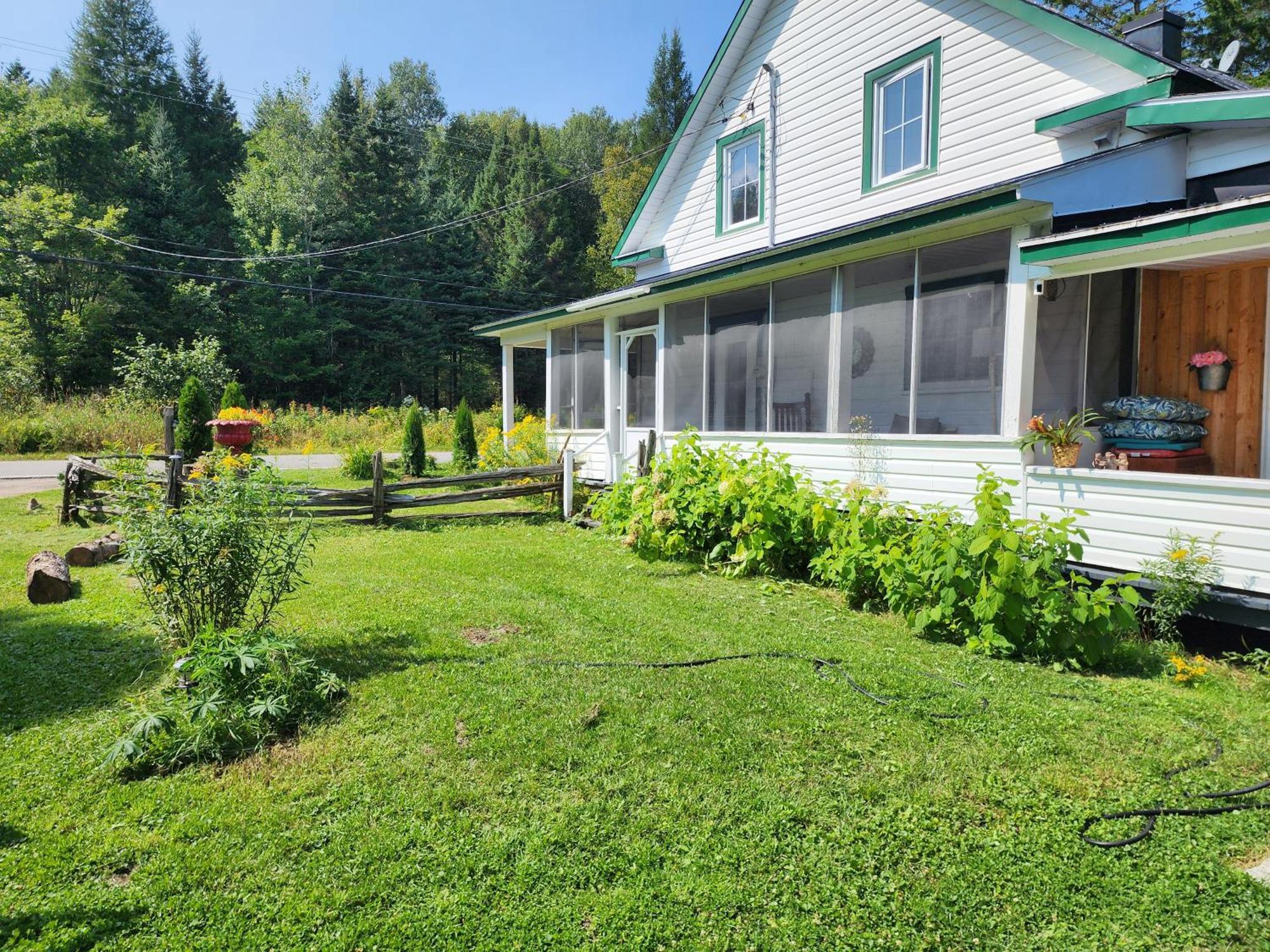 Chalets Nabu La Sacacomie - Riviere - Billard Saint-Alexis-des-Monts Kültér fotó